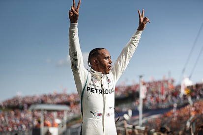 Hungarian GP: Hamilton wins as Bottas hits Vettel, Ricciardo