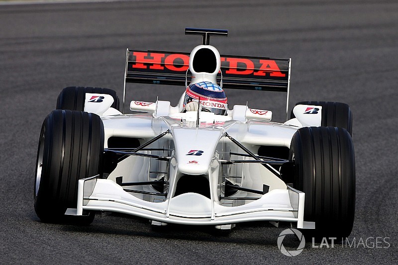 Galería: los diseños más curiosos de coches en los test de F1
