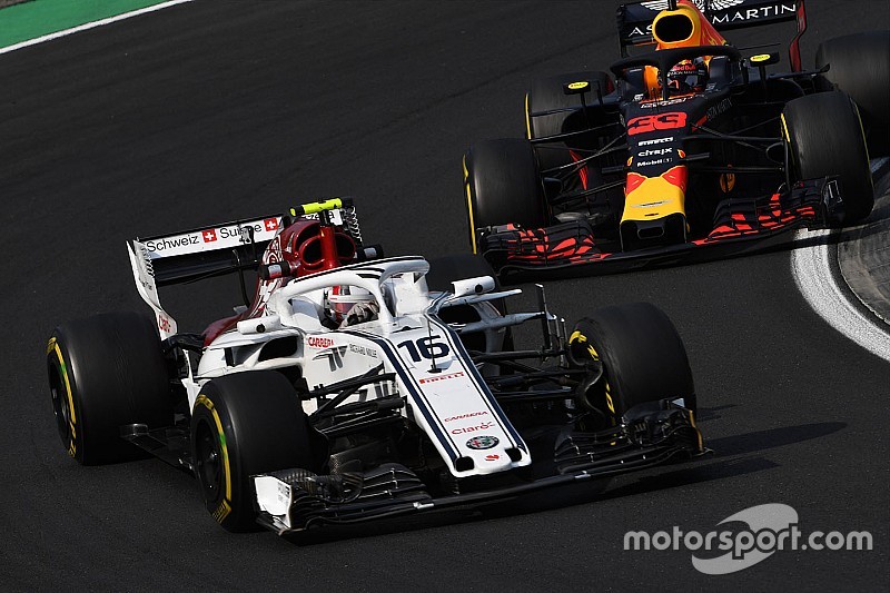 “Não somos os melhores amigos”, diz Leclerc sobre Verstappen