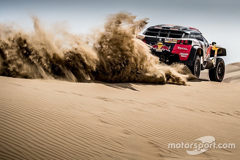 Peugeot toma el mando del Dakar