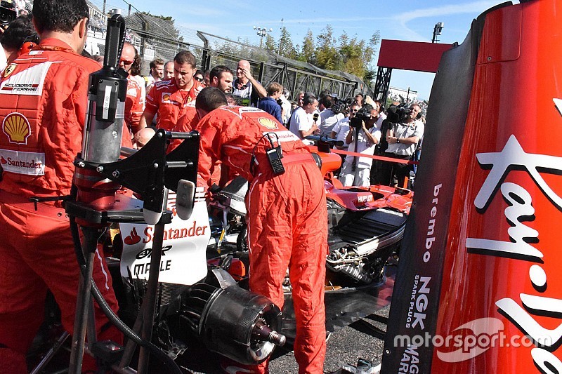 Ferrari: ci vogliono oltre 20 minuti per sostituire una candela sulla SF70H