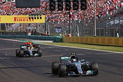 Horner, sorprendido por la acción de Hamilton con Bottas