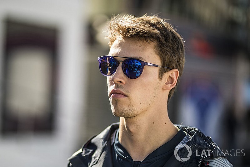 Квят сяде за кермо Ferrari на шинних тестах Pirelli