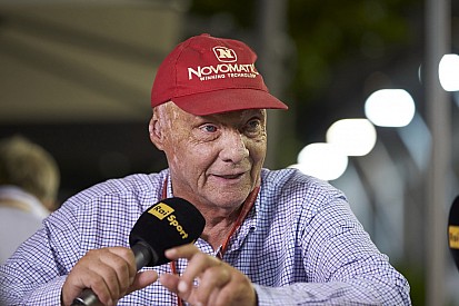 Lauda retoma el control de compañía aérea
