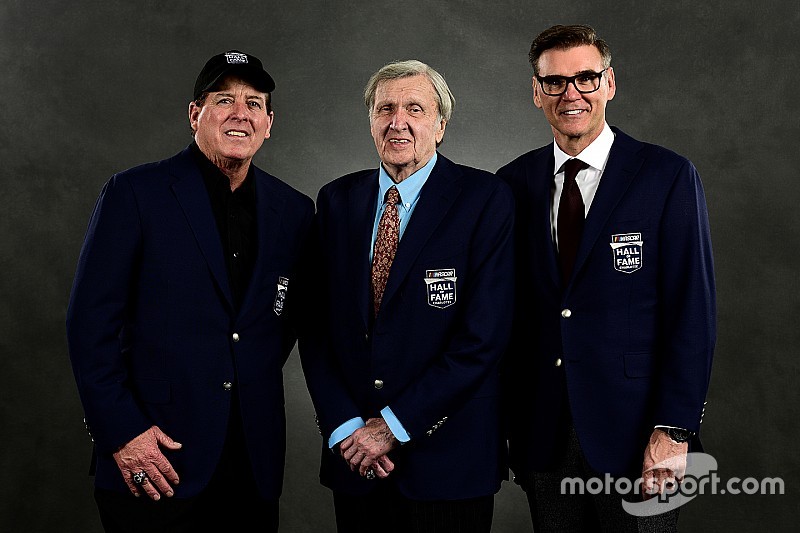 Una noche emotiva para los nuevos inmortales de NASCAR
