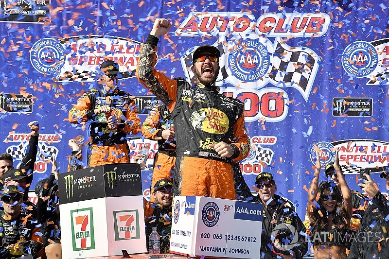 Martin Truex Jr. takes dominant win at Fontana