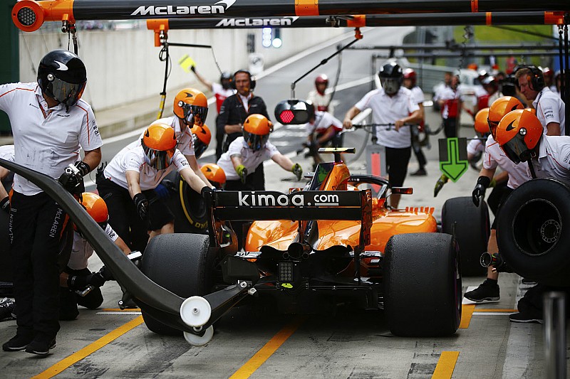 McLaren, sorunları çözmek için cuma günlerini