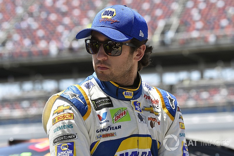 Chase Elliott finds no help: