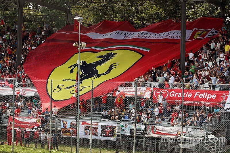 Ferrari tim terpopuler, Mercedes raih peningkatan