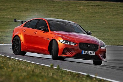 Jaguar XE SV Project 8 jadi sedan tercepat di Nurburgring
