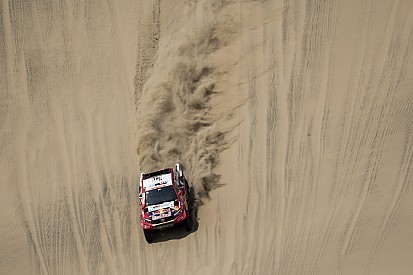 Al-Attiyah manda en la primera etapa con Terranova en 14°