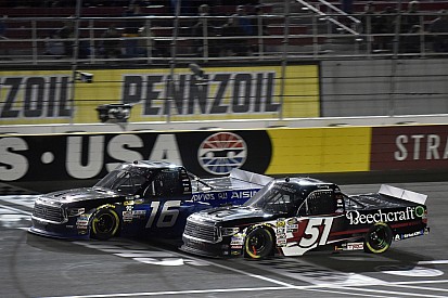 Brett Moffitt on lapped trucks: "Half of them can't" race