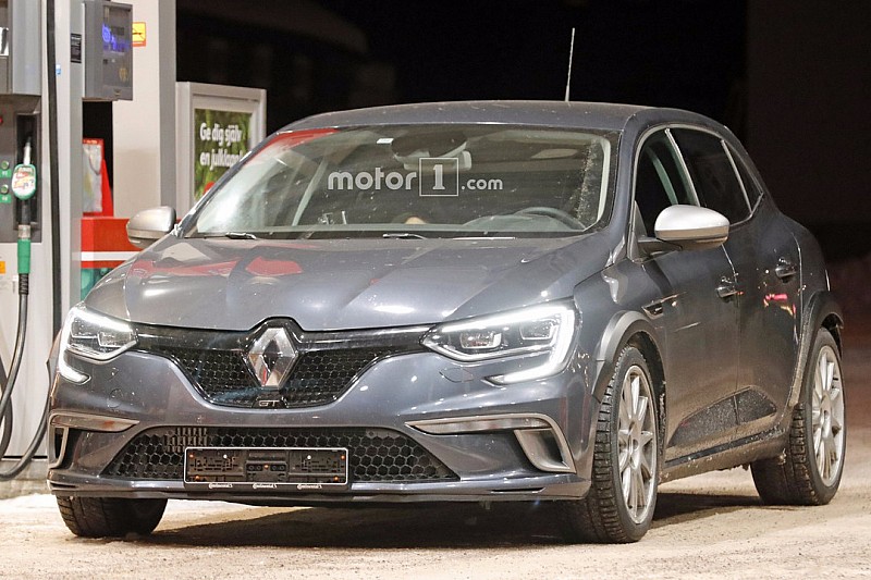 La future Megane RS fait déjà face à la Golf R !