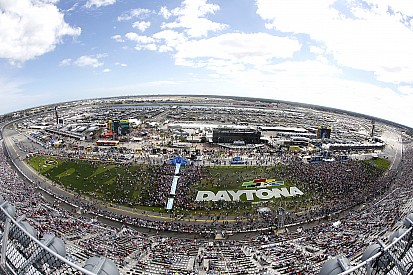 Супербоул для сток-каров. Почему нельзя пропустить старт сезона NASCAR