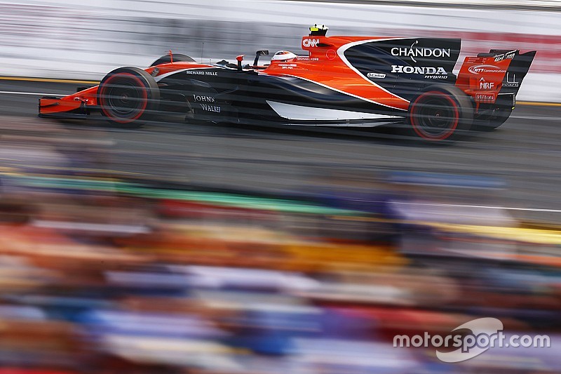 Vandoorne trahi par la mécanique McLaren-Honda dès la Q1