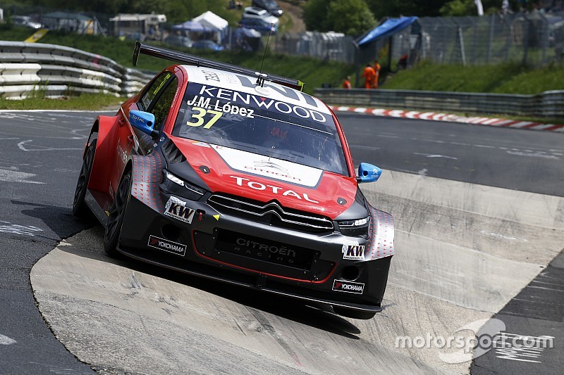 Nordschleife, Libere 1: López vola sull'Inferno Verde