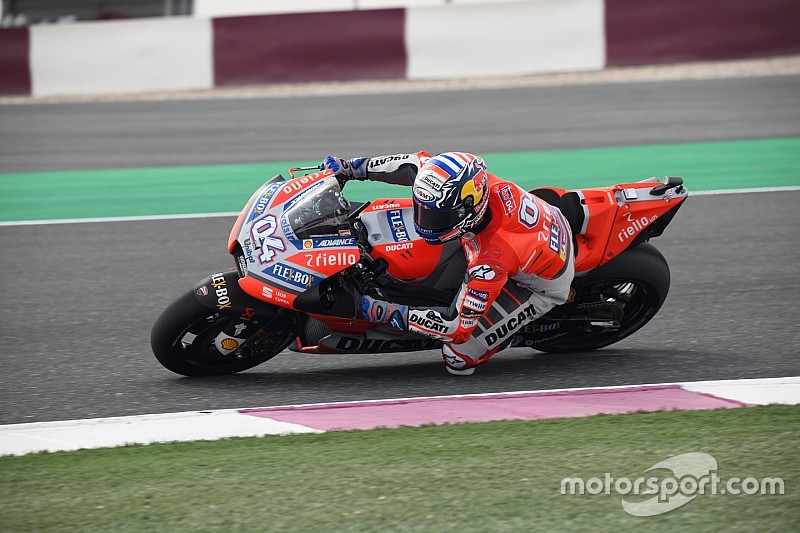Dovizioso lidera delante de Rossi en el arranque de Qatar