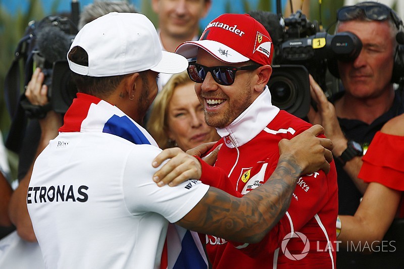 Vettel bromea con Hamilton: