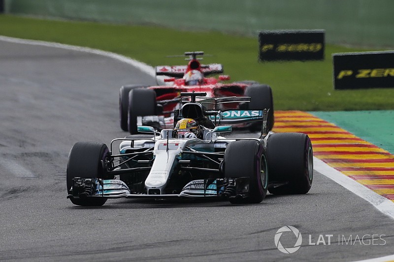Sebastian Vettel ärgert sich nach Rang 2: