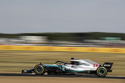 Hamilton bate por la mínima a Raikkonen en los libres 3 de Silverstone