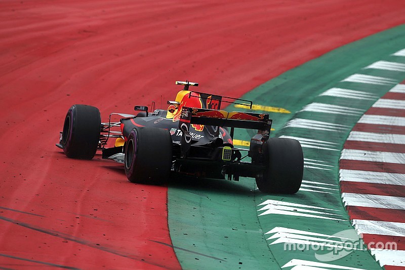 Webber: Kecerobohan Verstappen buat Red Bull tertekan