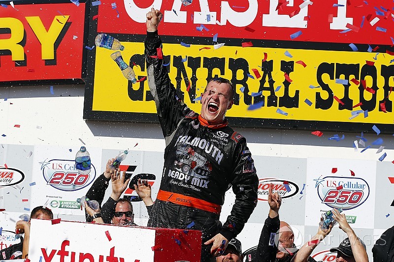 En prórroga, Preece gana por primera vez en Xfinity