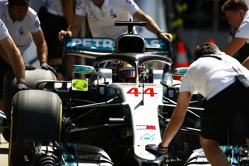 Hamilton: Ferrari'ler ilginç taktikler deniyor