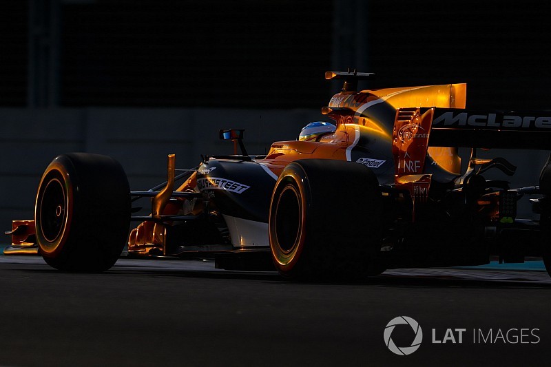 McLaren подолала проблему компонування двигуна Renault