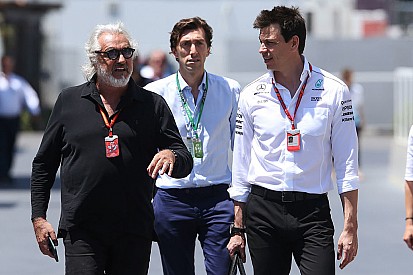 Wolff desvela lo que habló con Briatore sobre Alonso