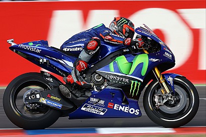 Viñales empieza dominando en Termas, mientras Márquez sufre una caída