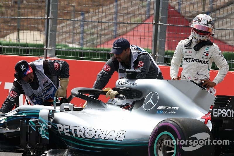 Villeneuve: „Hamilton úgy csinált, mint Neymar, sírt”