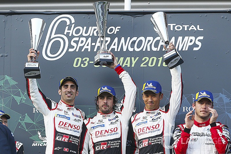 Após jogo de equipe, Alonso vence em estreia no WEC