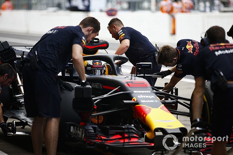 Ricciardo nehezen teszi túl magát az időmérőn, Horner Verstappent dicsérte
