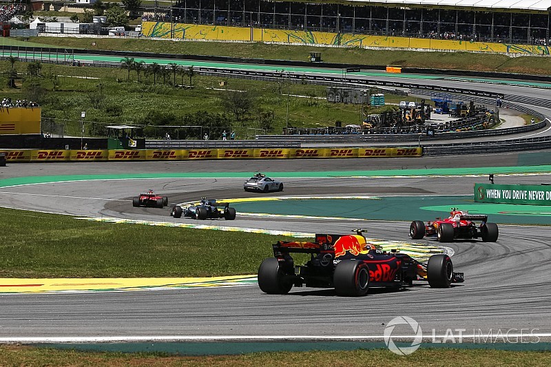 Verstappen: Düzlüklerdeki hız farkı Red Bull'a zarar veriyor
