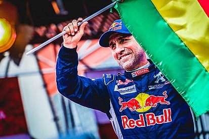 Peterhansel loses Dakar lead after stoppage
