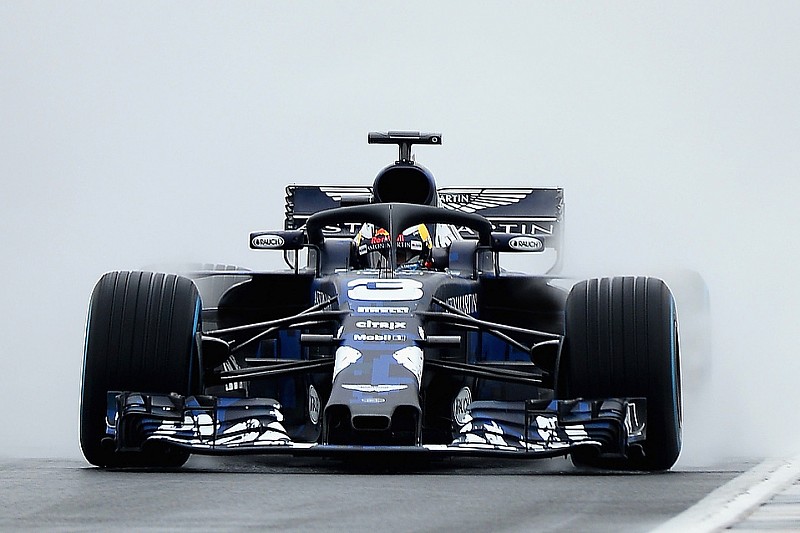 Ricciardo protagonizó el primer accidente del RB14