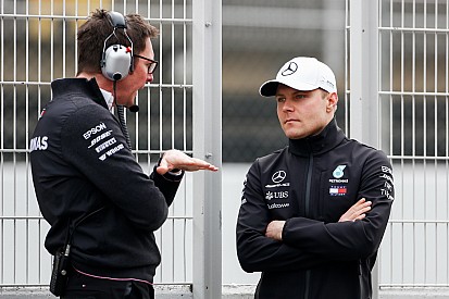 Geç yapılan görüşmeler Bottas'ın dikkatini dağıtabilir