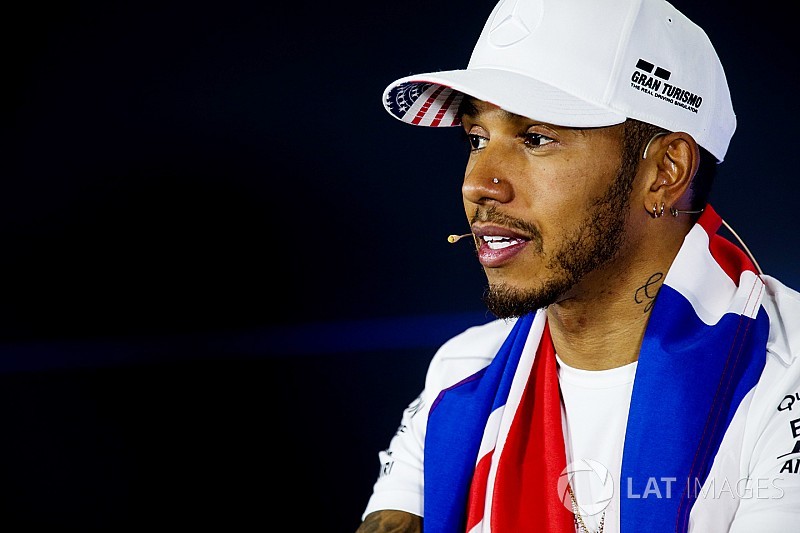 Hamilton quer negociar renovação com Mercedes em um mês
