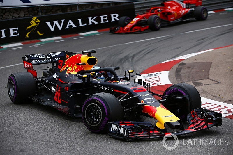 Red Bull: carro de Ricciardo tinha 25% menos potência