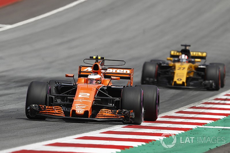 Прост: Угода з McLaren чинить позитивний тиск на Renault