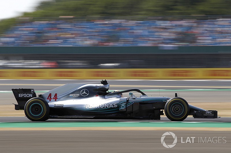 Hamilton: Silverstone'daki yeni DRS alanı manasız ve tehlikeli