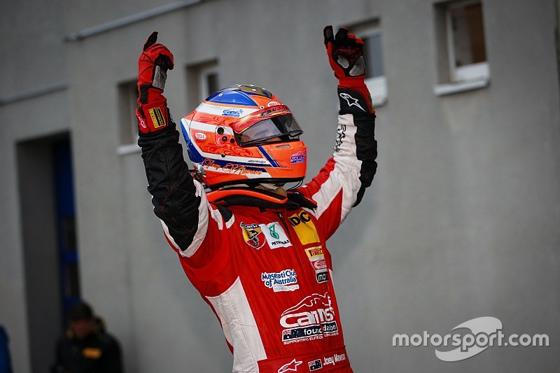 Aussie prospect Mawson stays in F4 for 2016