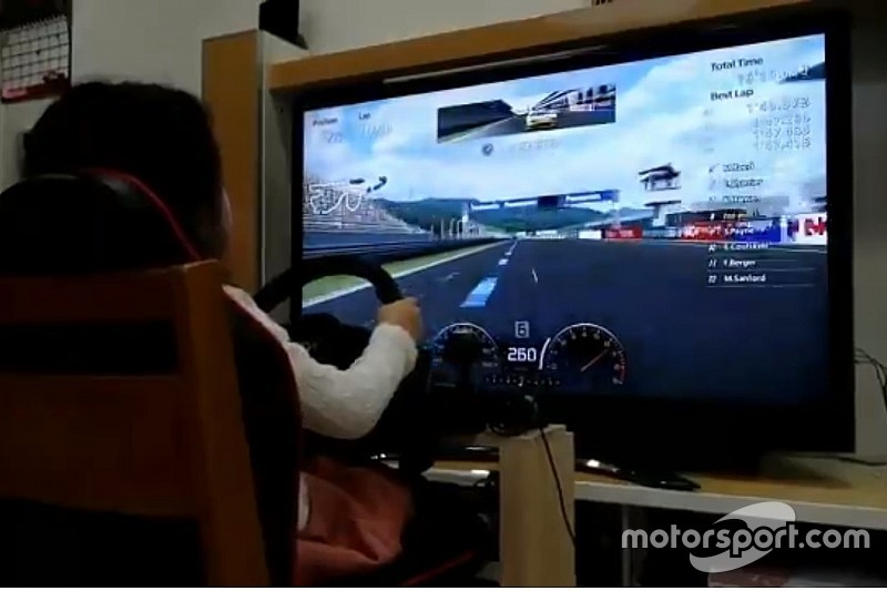 Menina de 5 anos impressiona no Gran Turismo Sport