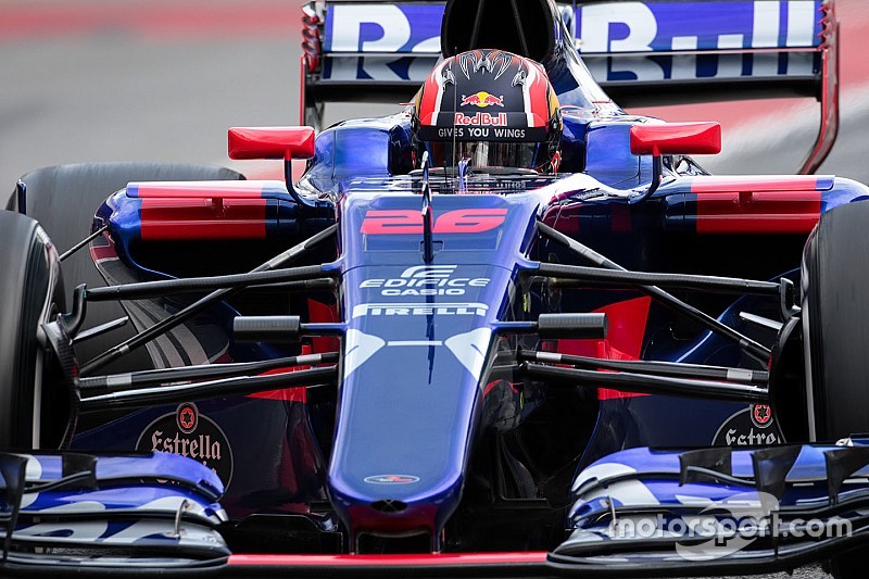 Newey, interesado en las suspensiones de Toro Rosso y Mercedes