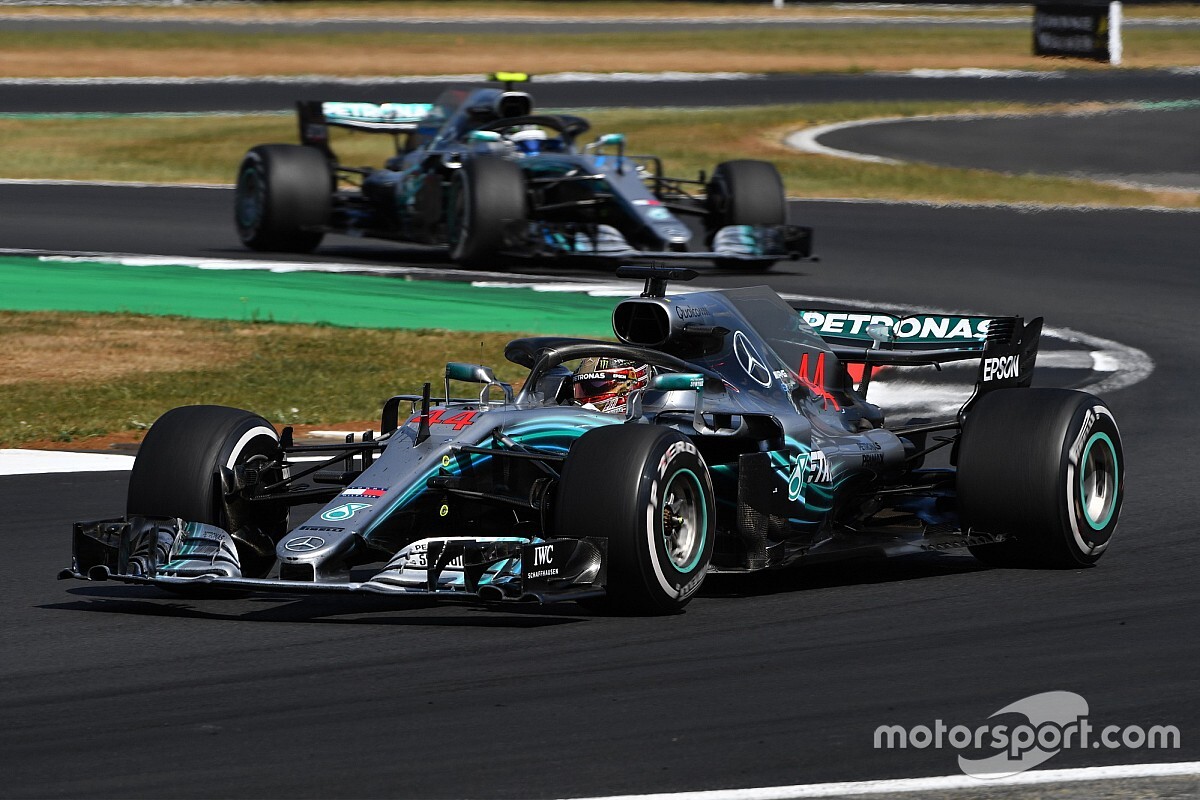 Hamilton en Mercedes tellen zegeningen: Comeback op Silverstone is goud waard