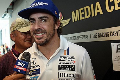 Rossi: Alonso'nun IndyCar'da yarışması harika olur