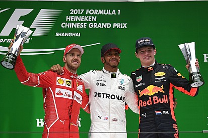 Hamilton iguala el campeonato tras una trepidante carrera