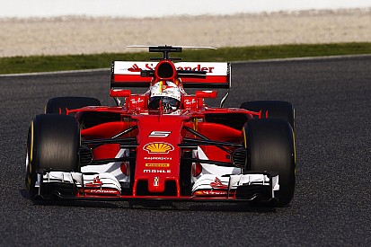 Vettel vuela y Vandoorne provoca dos banderas rojas