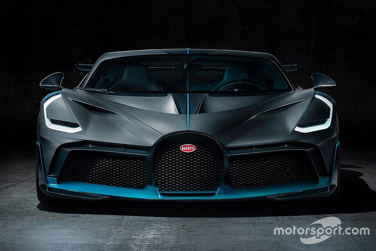 Bugatti представила в Пеббл-Бічі новий гіперкар Divo