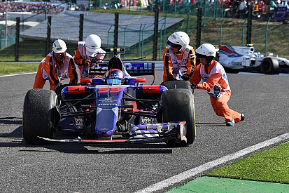 Kieséssel zárta utolsó Toro Rossós versenyét Sainz